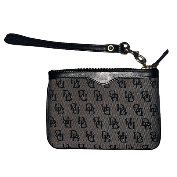 EUC Dooney & Bourke Vintage Black Leather Wristlet Wallet w/ Key Ring & Strap - Picture 2 of 11